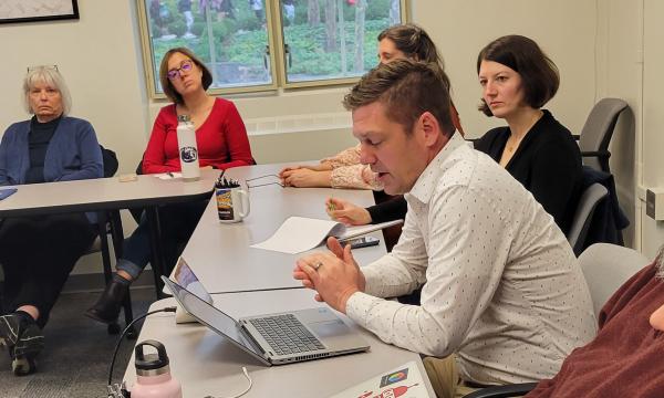 Jason Shumberger presents about SSRI's Data Resources Hub.