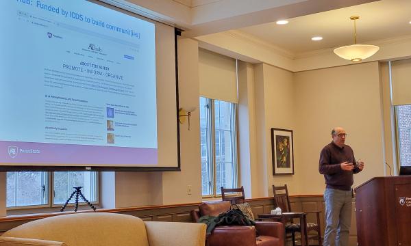 Dave Hunter speaks to attendees.